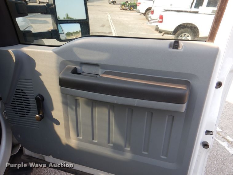 image for item IC9998 2011 Ford F450 Super Duty  flatbed truck