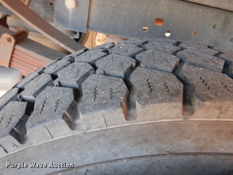 image for item IC9998 2011 Ford F450 Super Duty  flatbed truck