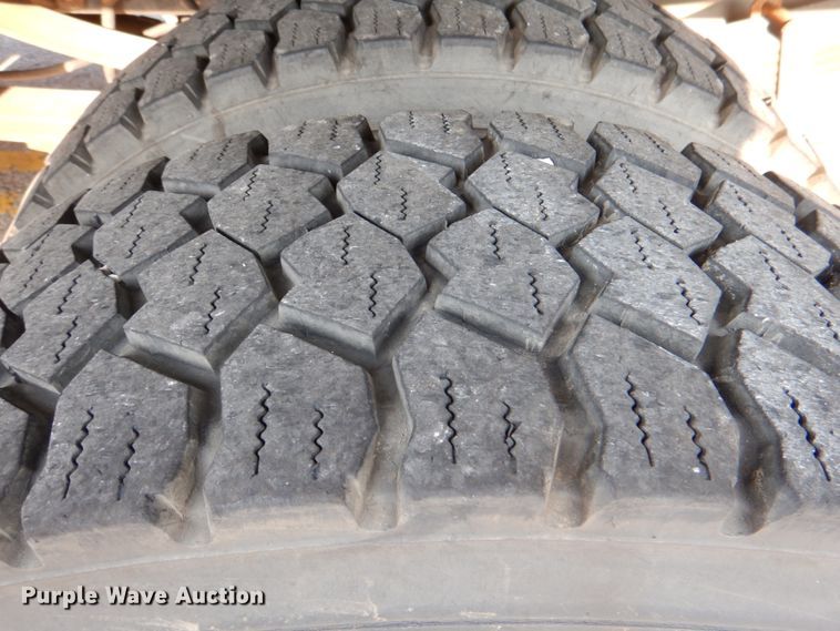 image for item IC9998 2011 Ford F450 Super Duty  flatbed truck