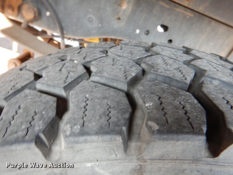 image for item IC9998 2011 Ford F450 Super Duty  flatbed truck