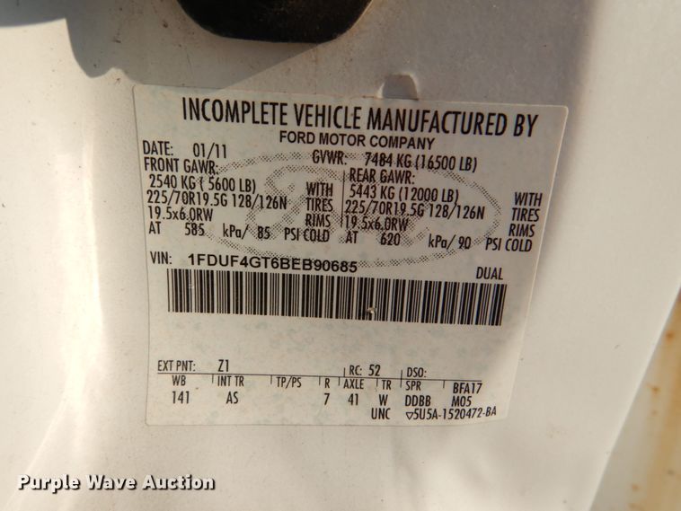 image for item IC9998 2011 Ford F450 Super Duty  flatbed truck