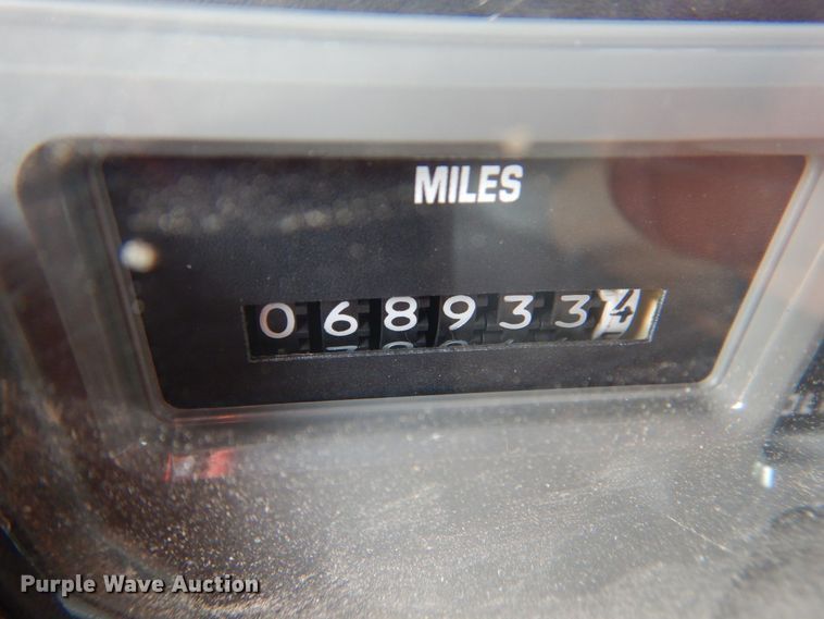 image for item ID9002 2001 International 4900  flat bed truck