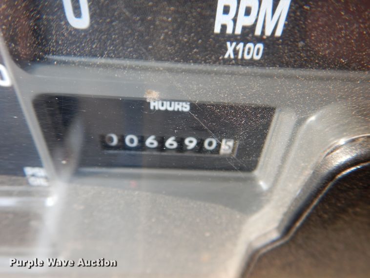 image for item ID9002 2001 International 4900  flat bed truck