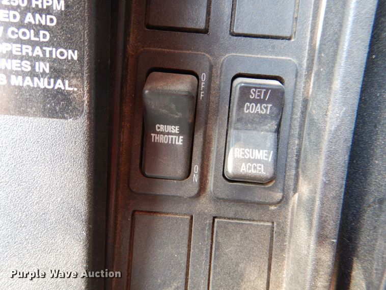 image for item ID9002 2001 International 4900  flat bed truck