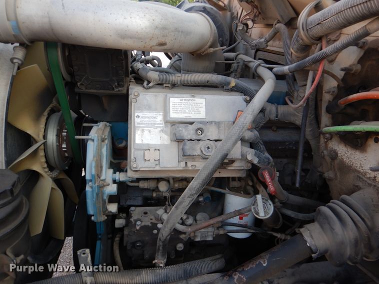 image for item ID9002 2001 International 4900  flat bed truck