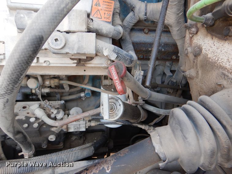 image for item ID9002 2001 International 4900  flat bed truck