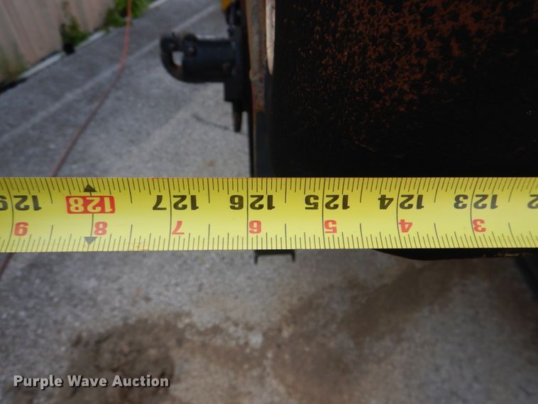 image for item ID9002 2001 International 4900  flat bed truck