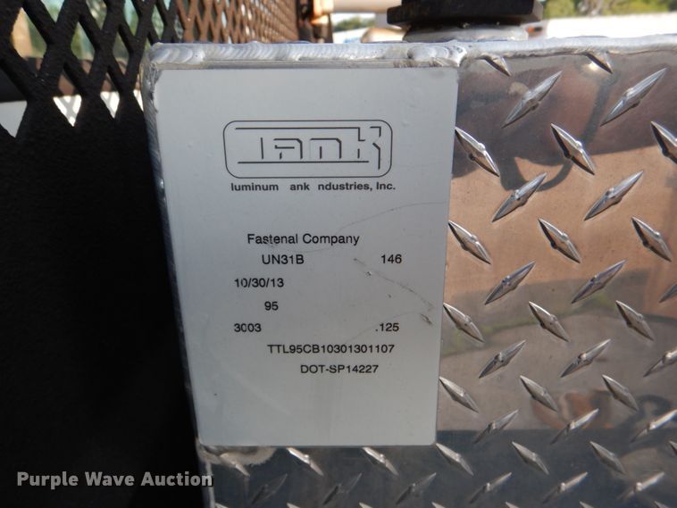 image for item ID9002 2001 International 4900  flat bed truck