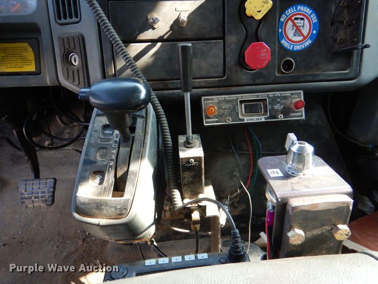 image for item ID9007 2002 International 4400  dump truck