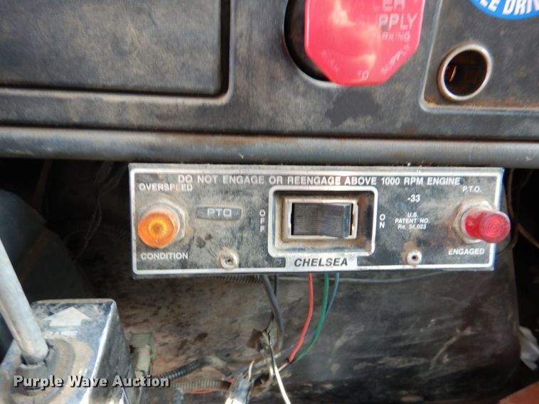 image for item ID9007 2002 International 4400  dump truck