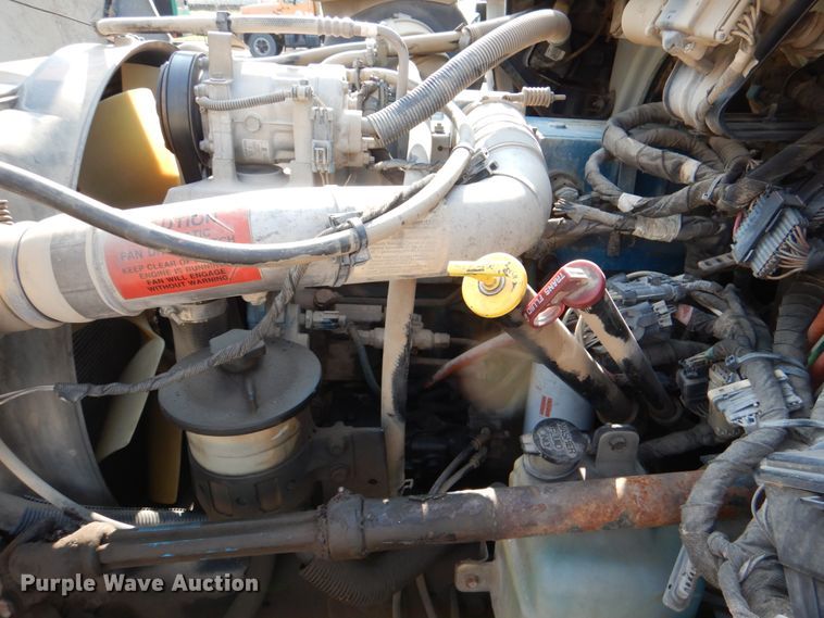 image for item ID9007 2002 International 4400  dump truck