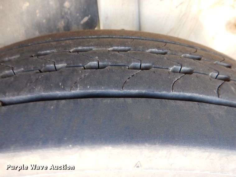 image for item ID9007 2002 International 4400  dump truck