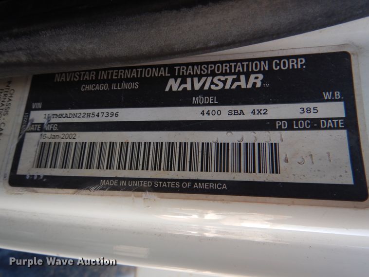 image for item ID9007 2002 International 4400  dump truck