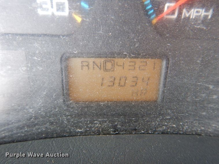 image for item ID9011 2002 International 4400  bucket truck