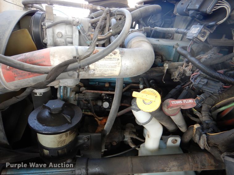 image for item ID9011 2002 International 4400  bucket truck