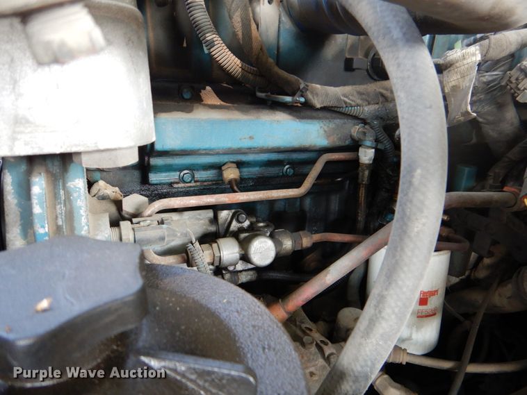 image for item ID9011 2002 International 4400  bucket truck