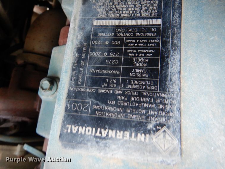 image for item ID9011 2002 International 4400  bucket truck