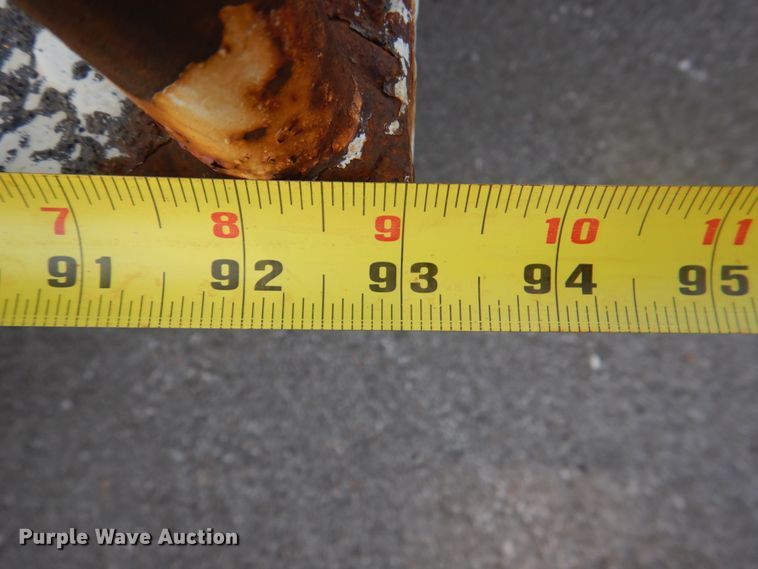 image for item ID9011 2002 International 4400  bucket truck