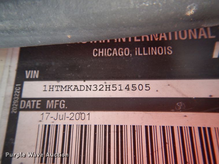 image for item ID9011 2002 International 4400  bucket truck