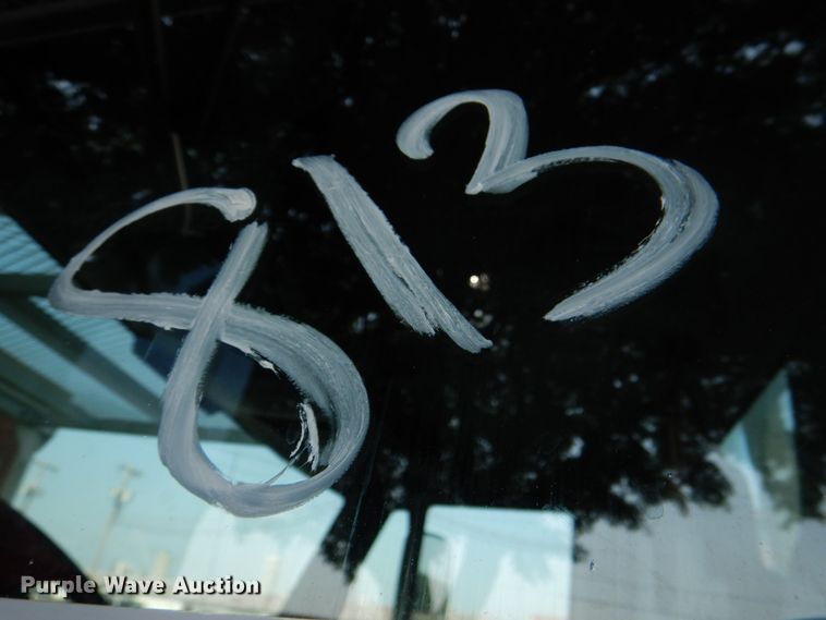 image for item ID9011 2002 International 4400  bucket truck