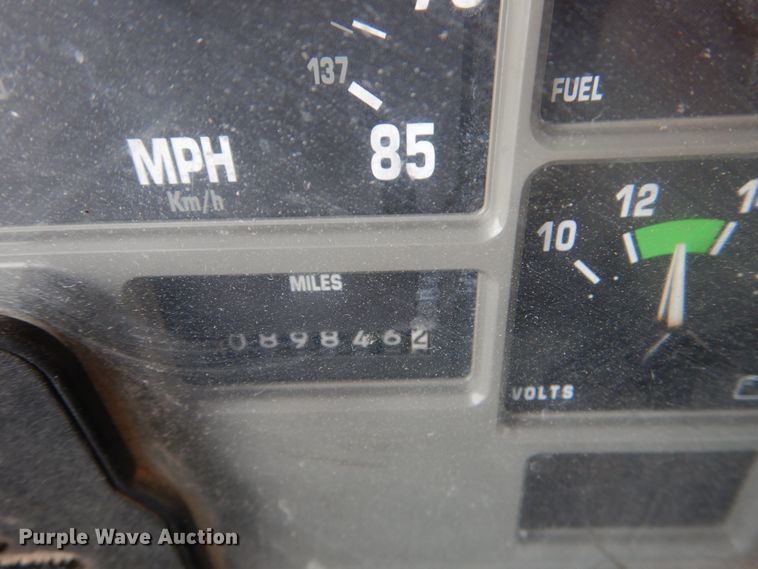 image for item ID9012 2000 International 4900  bucket truck