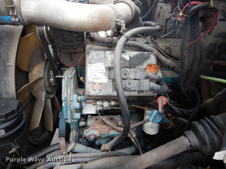 image for item ID9012 2000 International 4900  bucket truck