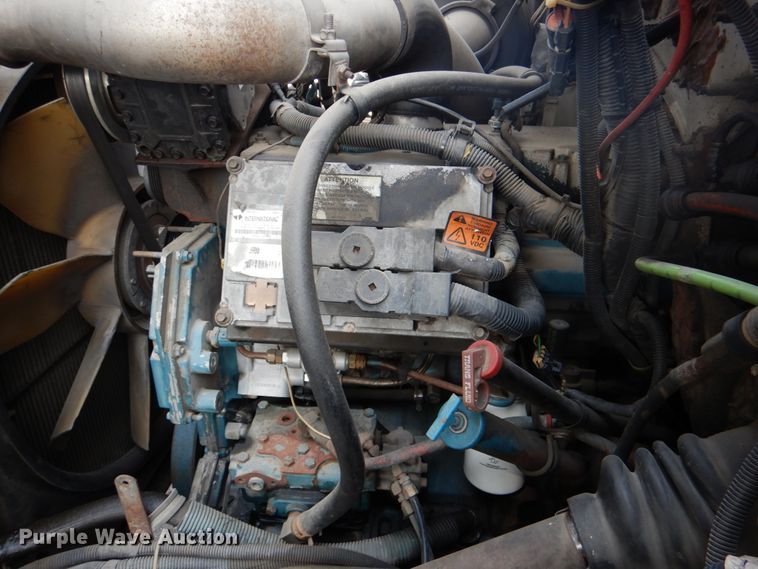 image for item ID9012 2000 International 4900  bucket truck