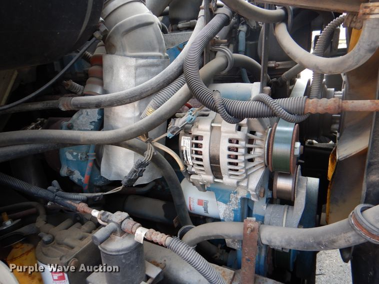 image for item ID9012 2000 International 4900  bucket truck