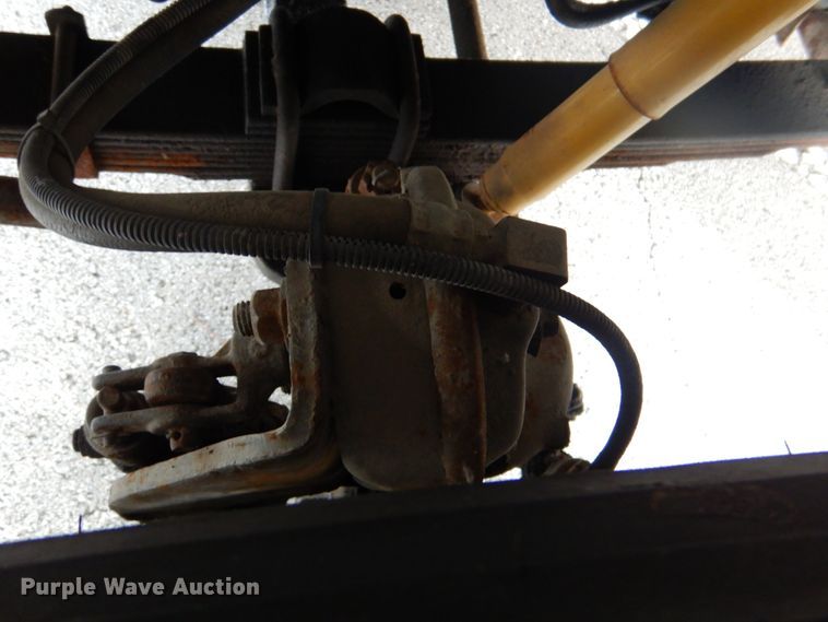 image for item ID9012 2000 International 4900  bucket truck