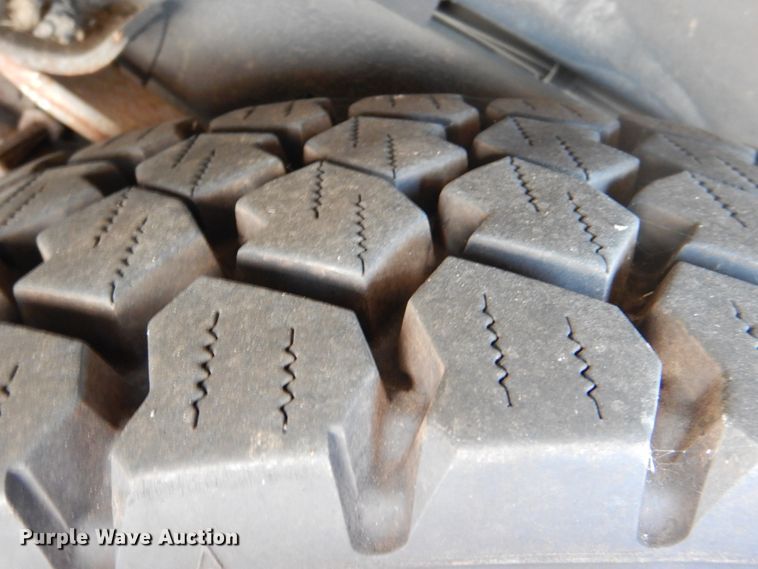 image for item ID9012 2000 International 4900  bucket truck