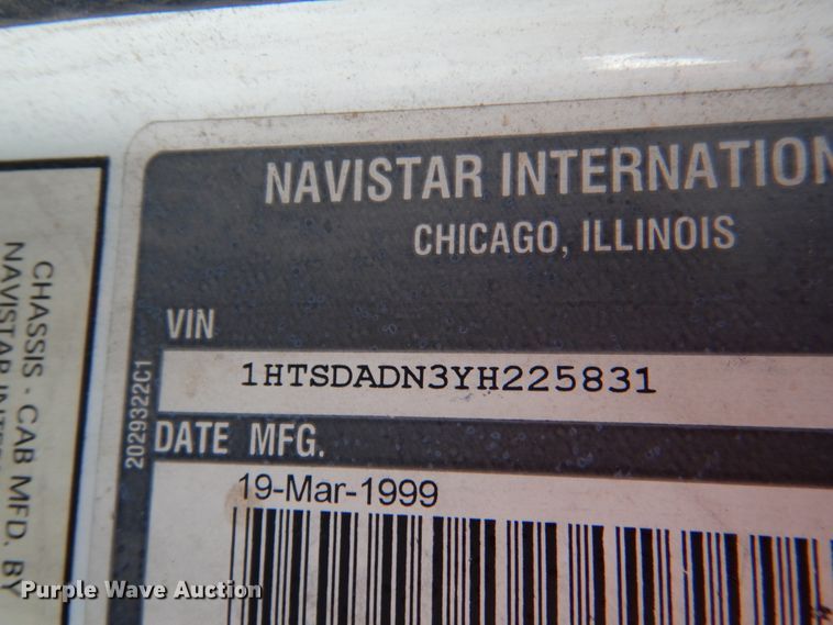 image for item ID9012 2000 International 4900  bucket truck