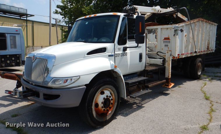 image for item ID9026 2013 International DuraStar 4300  crane truck