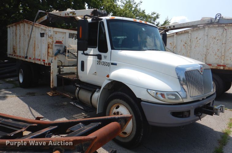 image for item ID9026 2013 International DuraStar 4300  crane truck