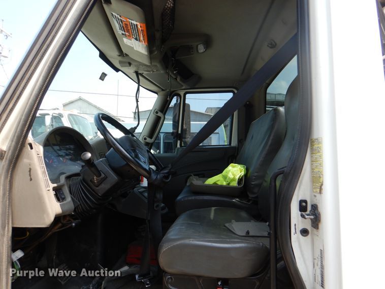 image for item ID9026 2013 International DuraStar 4300  crane truck