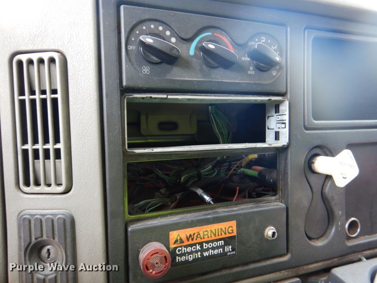 image for item ID9026 2013 International DuraStar 4300  crane truck