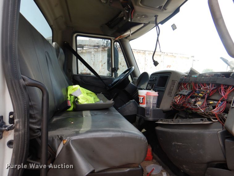 image for item ID9026 2013 International DuraStar 4300  crane truck