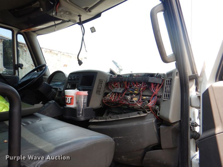 image for item ID9026 2013 International DuraStar 4300  crane truck