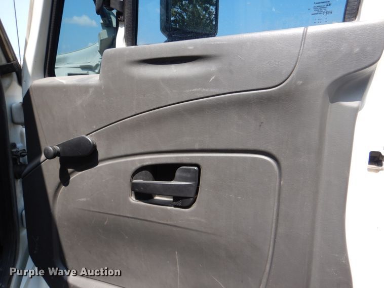 image for item ID9026 2013 International DuraStar 4300  crane truck