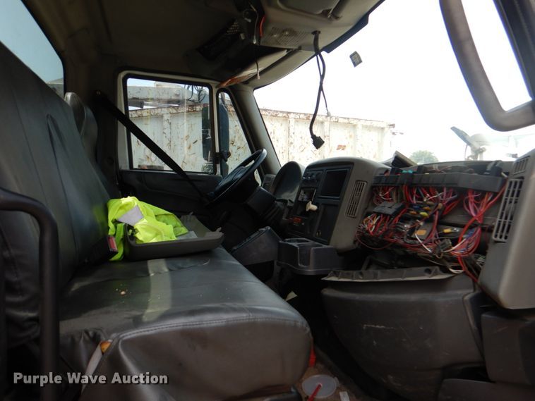 image for item ID9026 2013 International DuraStar 4300  crane truck