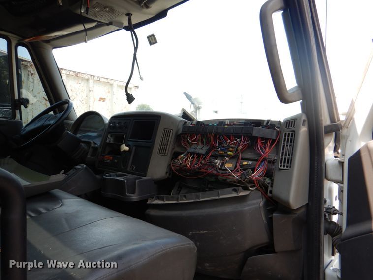 image for item ID9026 2013 International DuraStar 4300  crane truck