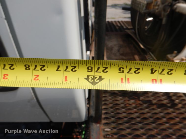 image for item ID9026 2013 International DuraStar 4300  crane truck