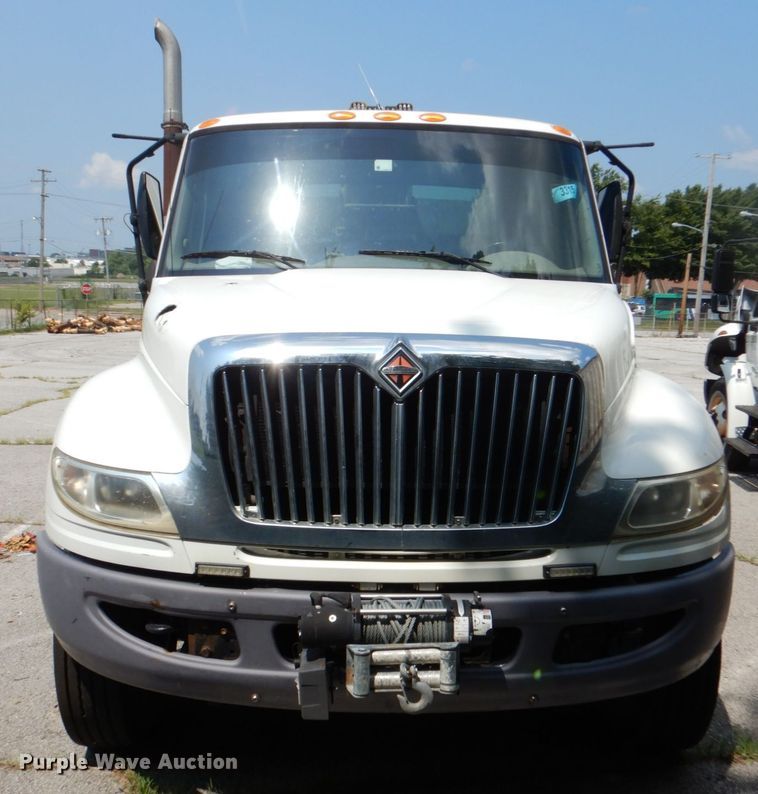 image for item ID9027 2012 International 7400  crane truck