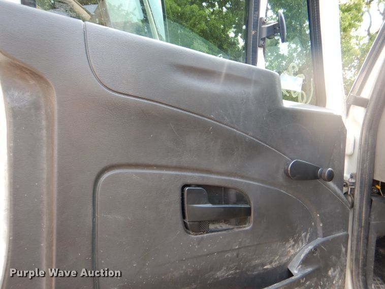 image for item ID9027 2012 International 7400  crane truck