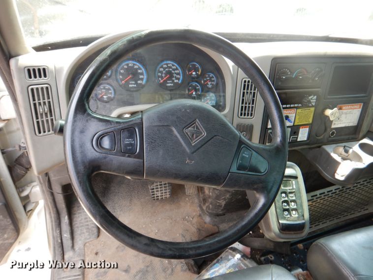 image for item ID9027 2012 International 7400  crane truck