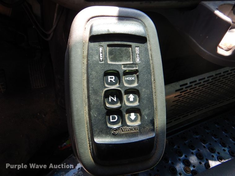 image for item ID9027 2012 International 7400  crane truck