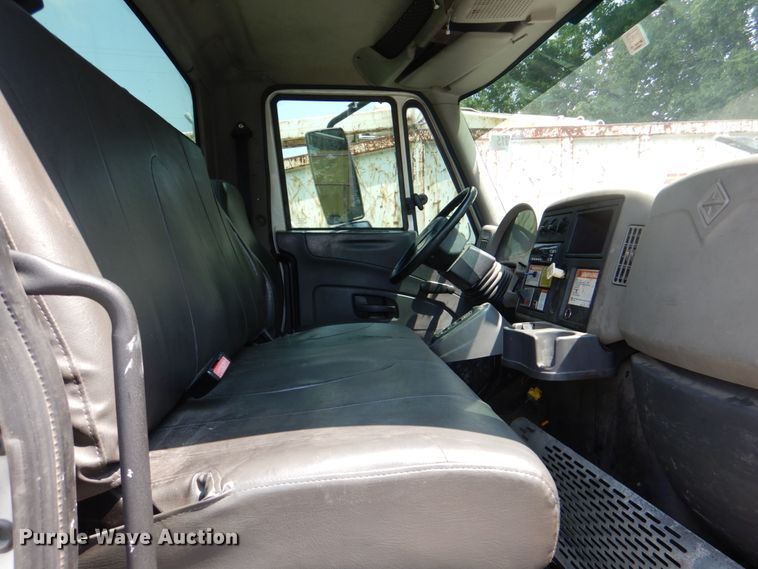 image for item ID9027 2012 International 7400  crane truck