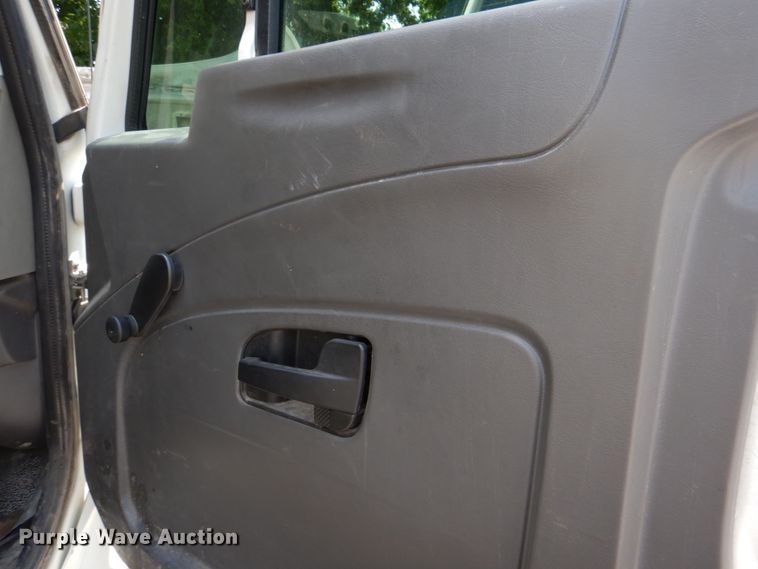 image for item ID9027 2012 International 7400  crane truck