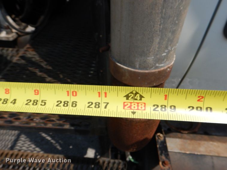 image for item ID9027 2012 International 7400  crane truck