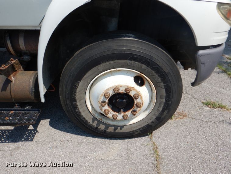 image for item ID9027 2012 International 7400  crane truck