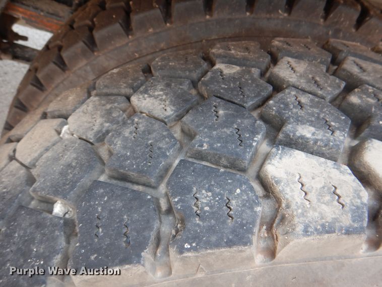 image for item ID9027 2012 International 7400  crane truck